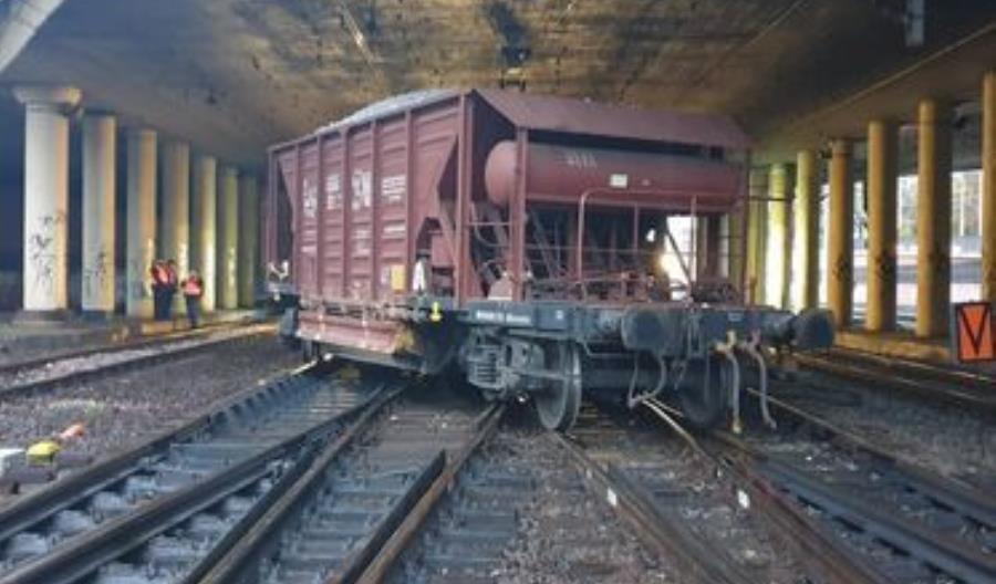 Gdańsk: Utrudnienia po wykolejeniu pociągu wracającego z placu budowy Gdańsk: Utrudnienia po wykolejeniu pociągu wracającego z placu budowy