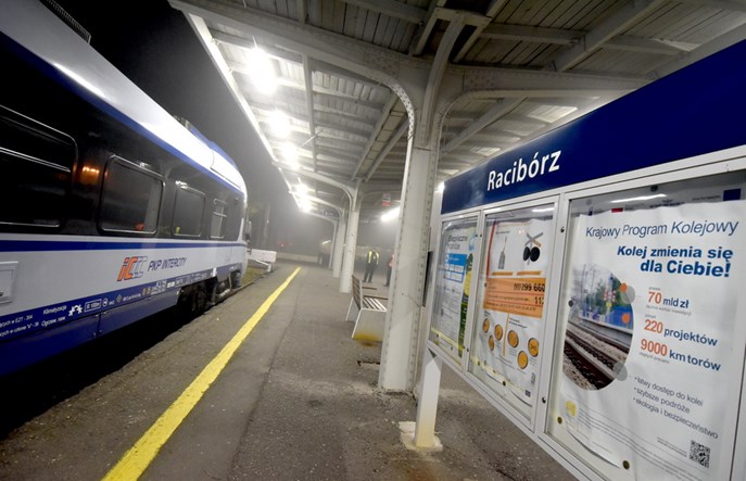 Poseł Michał Woś chciałby więcej pociągów PKP Intercity z Raciborza