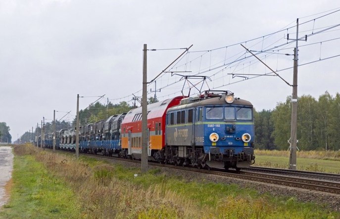 Miliard złotych dla PKP Cargo od wojska