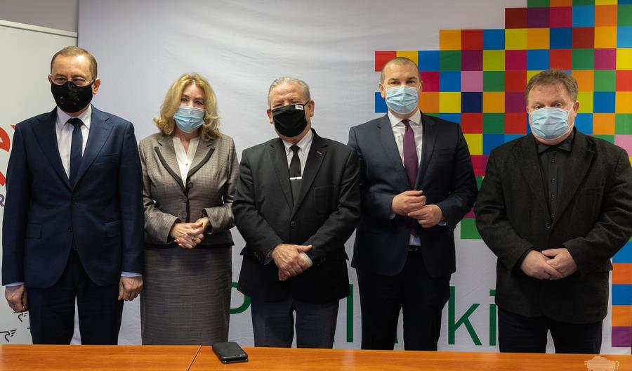 Nowe połączenia Polregio z Białegostoku, Bielska Podlaskiego i do Hajnówki. 4-letnia umowa na Podlasiu Nowe połączenia Polregio z Białegostoku, Bielska Podlaskiego i do Hajnówki. 4-letnia umowa na Podlasiu