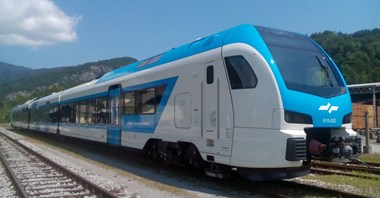 Stadler dostarczył do Słowenii komplet pięciu spalinowych pojazdów Flirt 