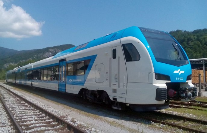 Stadler dostarczył do Słowenii komplet pięciu spalinowych pojazdów Flirt 