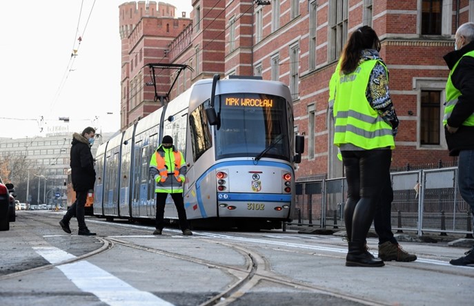 ZUE z kontraktem na utrzymanie połowy infrastruktury tramwajowej we Wrocławiu