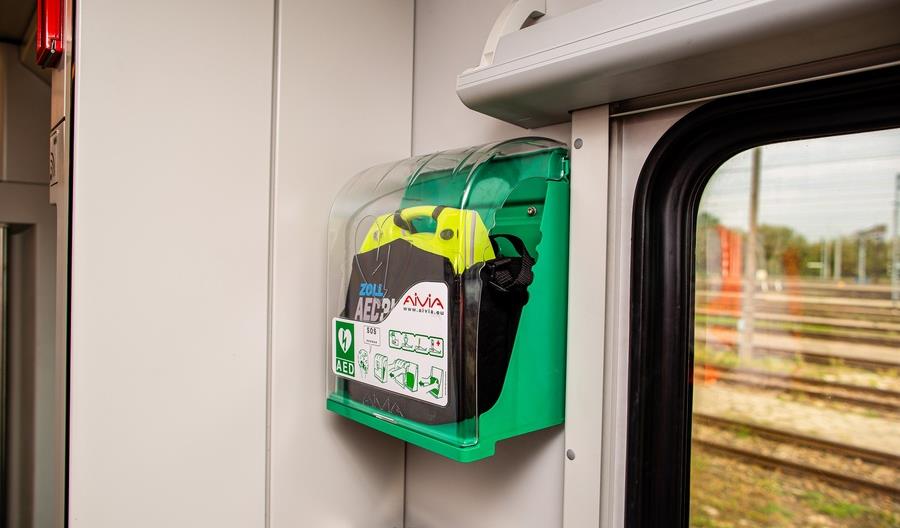 Pociągi PKP Intercity z defibrylatorami AED od PZU