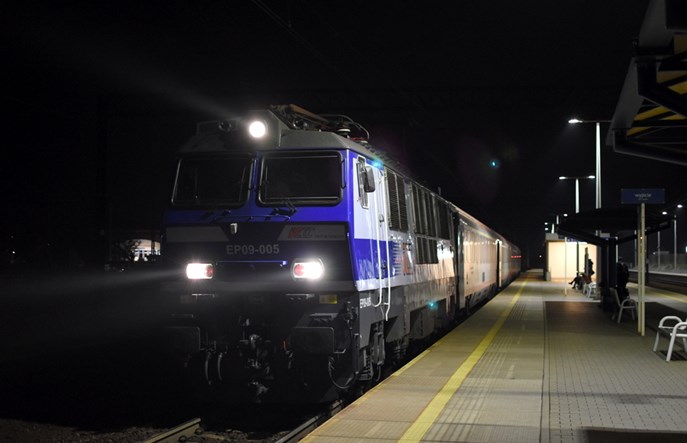 Koronawirus. Nowe obostrzenia, ale budowlańcy i maszyniści mogą nocować w hotelach