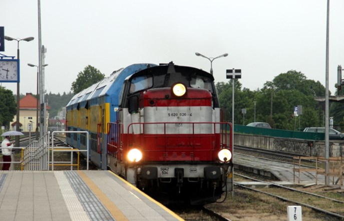 Massel: Czym zastąpić napęd spalinowy na kolei? 