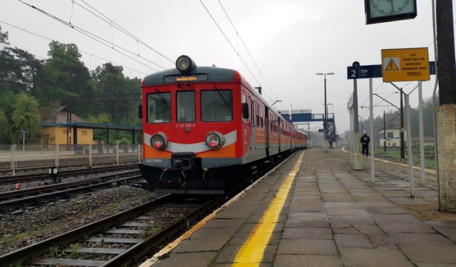 Prace w Herbach Nowych. Wieruszów i Wieluń bez pociągów dalekobieżnych Prace w Herbach Nowych. Wieruszów i Wieluń bez pociągów dalekobieżnych