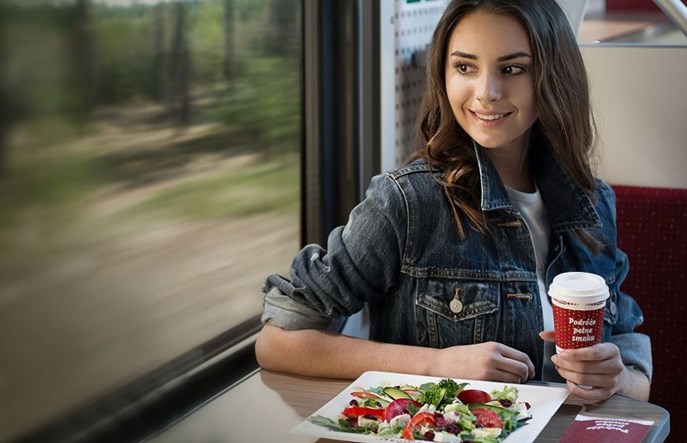 Krótsza umowa PKP Intercity z Warsem