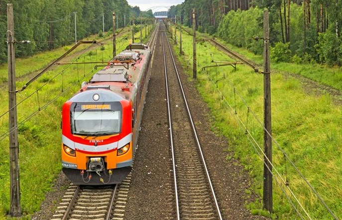 Kujawsko-pomorskie kontra Polregio. Spór o ankietę i cięcia połączeń