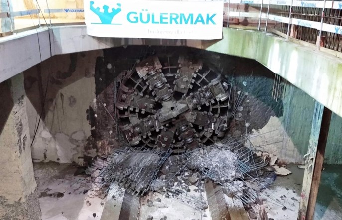 Metro na Bródno: Pierwszy tunel w całości wydrążony. Maria kończy pracę