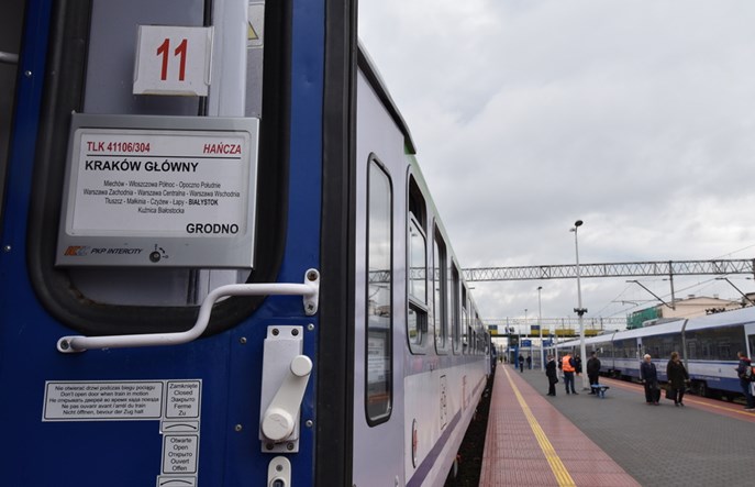 Dlaczego pociągi PKP IC stają w Machnaczu, a nie w 10-tysięcznej Czarnej Białostockiej?