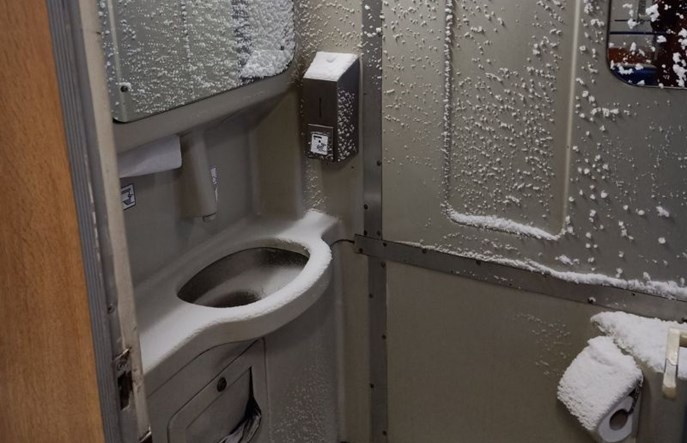 Odwołano już 169 pociągów. Nawet 412 min opóźnienia [aktualizacja]