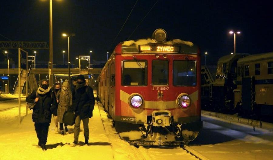 Niezła frekwencja w weekendowych pociągach Żywiec – Kraków Niezła frekwencja w weekendowych pociągach Żywiec – Kraków