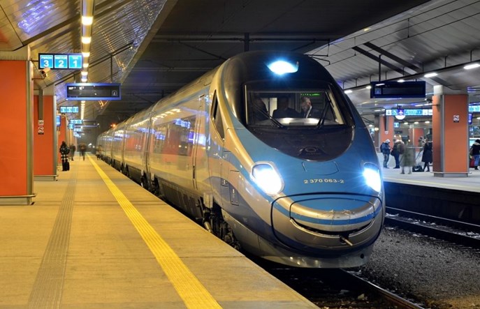 Zerwana sieć trakcyjna; komunikacja zastępcza na odc. Kraków Główny – Wieliczka
