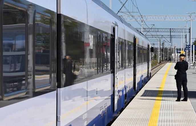 Oblodzona sieć trakcyjna zatrzymała pociągi na Mazurach i w północnej Wielkopolsce