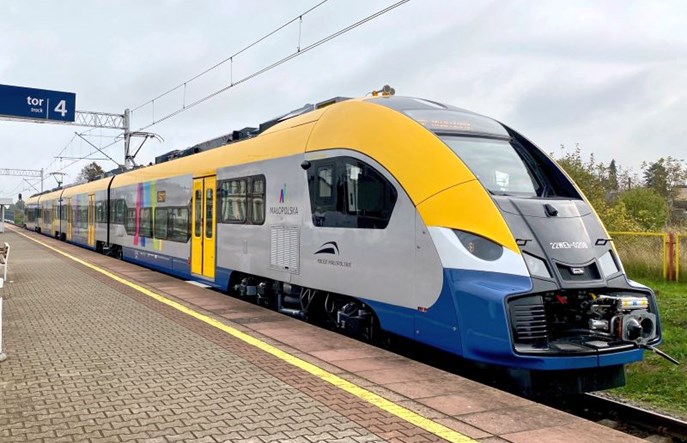 Małopolskie: Za środki Funduszu Odbudowy chcemy kupić 56 EZT. W tym – piętrowe