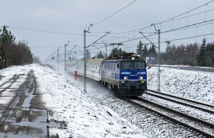 700 akcji służb. PKP PLK podsumowuje poniedziałkowe opóźnienia na kolei [Aktualizacja]