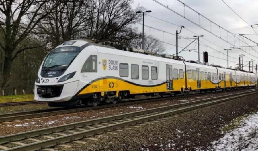 Walka o pociągi do Wojnowa i Jelcza Miłoszyc trwa