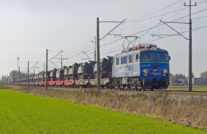 Ogromny kontrakt na przewozy dla wojska jednak dla PKP Cargo – bez przetargu
