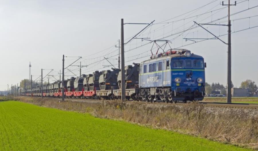 Ogromny kontrakt na przewozy dla wojska jednak dla PKP Cargo – bez przetargu Ogromny kontrakt na przewozy dla wojska jednak dla PKP Cargo – bez przetargu
