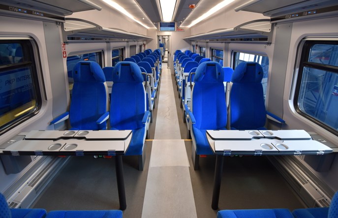 Nieudane przetargi PKP Intercity na przekąskomaty i wi-fi w wagonach