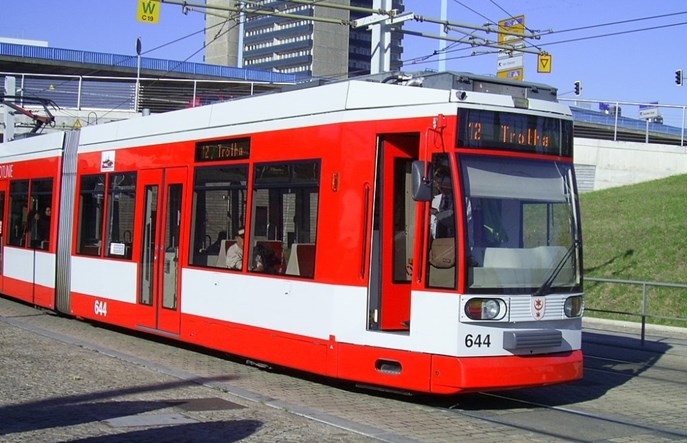 Halle kupi do 56 tramwajów za maks. 168 mln euro