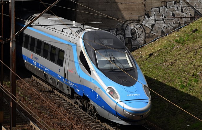 Honorowanie biletów PKP IC w warszawskim ZTM w wąskim zakresie. PKP Intercity wyjaśnia dlaczego