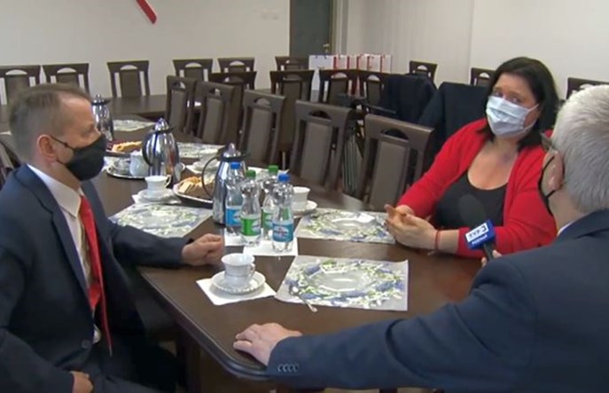 Zaskakujące spotkanie. Sprawczyni wypadku na przejeździe z wizytą w Polregio