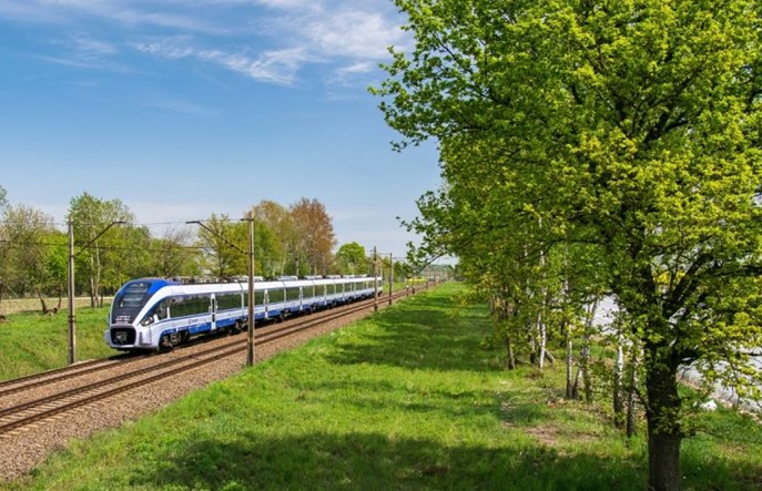 Kto ubezpieczy tabor PKP Intercity? 