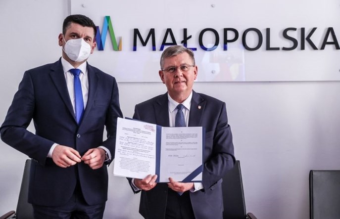 Samorządy podpisały list intencyjny ws. linii nr 97 z Żywca do Suchej Beskidzkiej