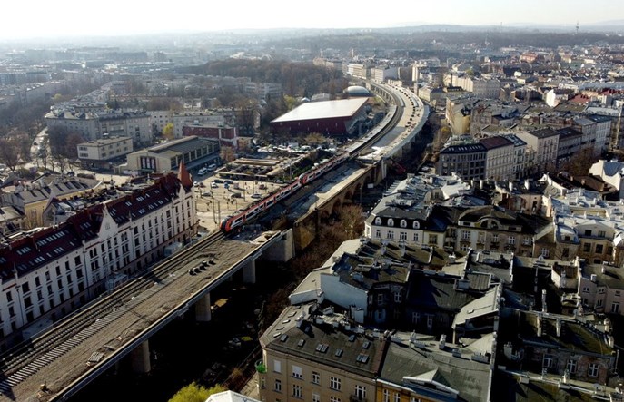 Koleją ponad ulicami Krakowa. PLK prezentuje postęp prac [zdjęcia]