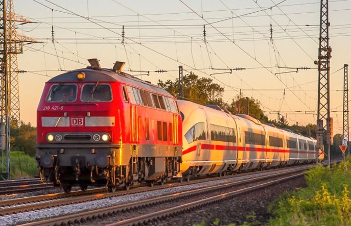 Deutsche Bahn chce na własną rękę szczepić kolejarzy