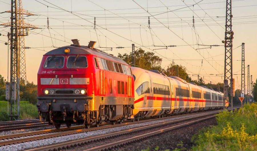 Deutsche Bahn chce na własną rękę szczepić kolejarzy Deutsche Bahn chce na własną rękę szczepić kolejarzy