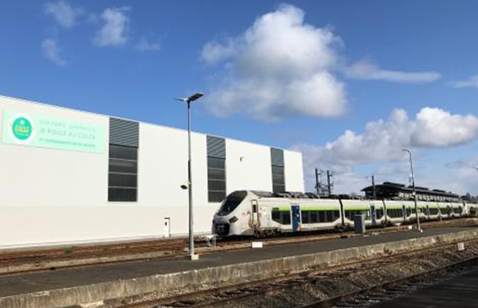 Francja. Z Paryża do Normandii pociągiem na olej rzepakowy