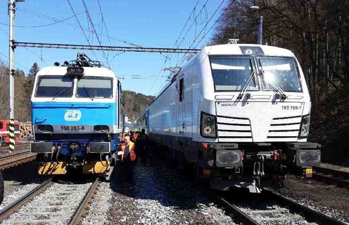 Pożar lokomotywy w pociągu Warszawa – Praga