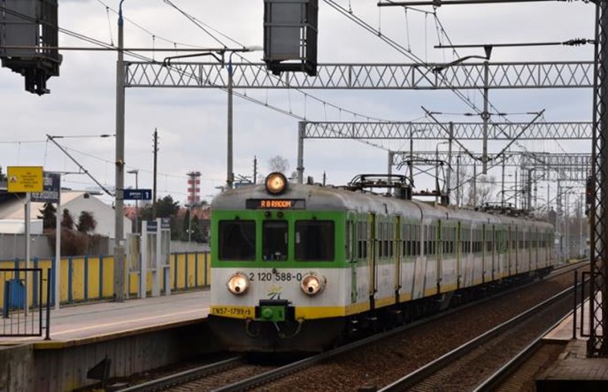 EN57 wiecznie żywe. Niezmodernizowane w PKP SKM do 2042 roku