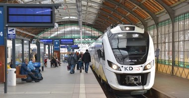 Prezydent Wrocławia obiecuje: Urbancard w pociągach KD i Polregio