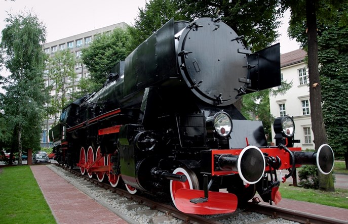 Iluminacja świetlno-parowo-dźwiękowa parowozu Ty2-5680 w Noc Muzeów