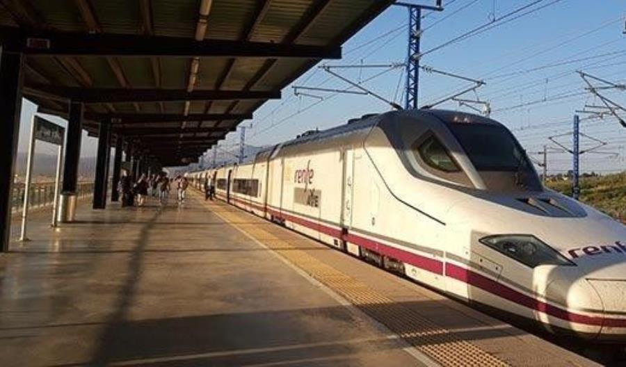 Renfe domaga się równych praw w konkurowaniu z SNCF we Francji Renfe domaga się równych praw w konkurowaniu z SNCF we Francji