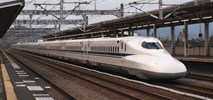 Japonia. Maszynista w toalecie, konduktor prowadził shinkansena