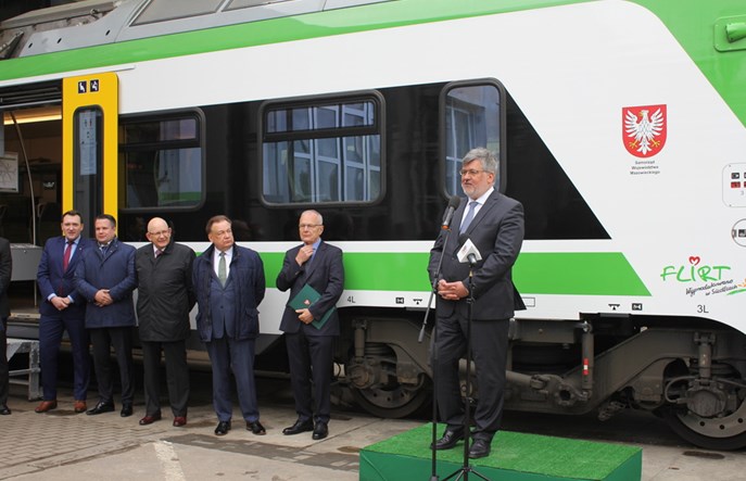 Stadler rozpoczyna budowę hali dla Flirtów Kolei Mazowieckich w Sochaczewie