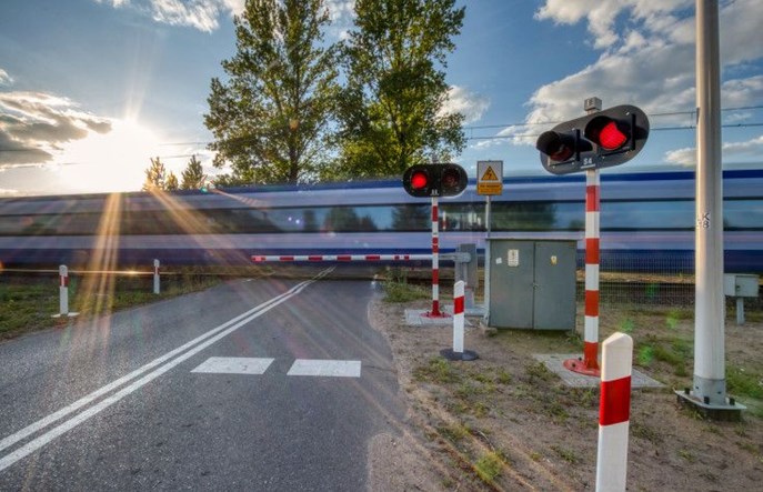 Kolej Plus: Mazowsze z umowami, przetargi Koronowa i Lubuskiego