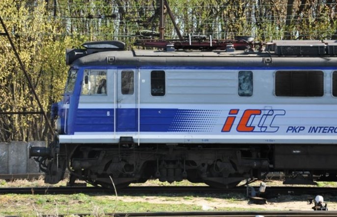 PKP Intercity sprzedaje 10 starych lokomotyw elektrycznych
