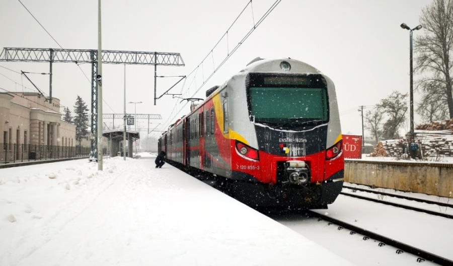 Łódzkie: Podzielenie relacji pociągów do Częstochowy wyszło pasażerom na dobre