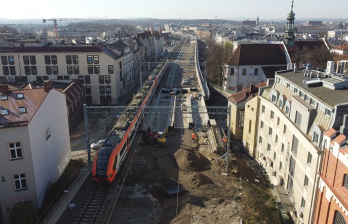 PLK podsumowuje weekendowe opóźnienia na kolei