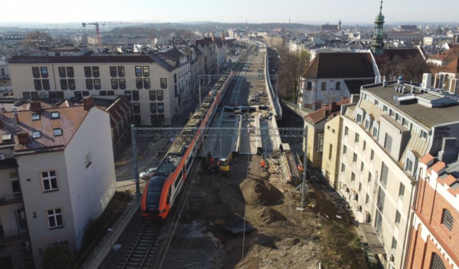 PLK podsumowuje weekendowe opóźnienia na kolei PLK podsumowuje weekendowe opóźnienia na kolei