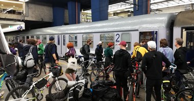 Rowerowe “stodoły” PKP Intercity wrócą na tory. Jeszcze w 2026?