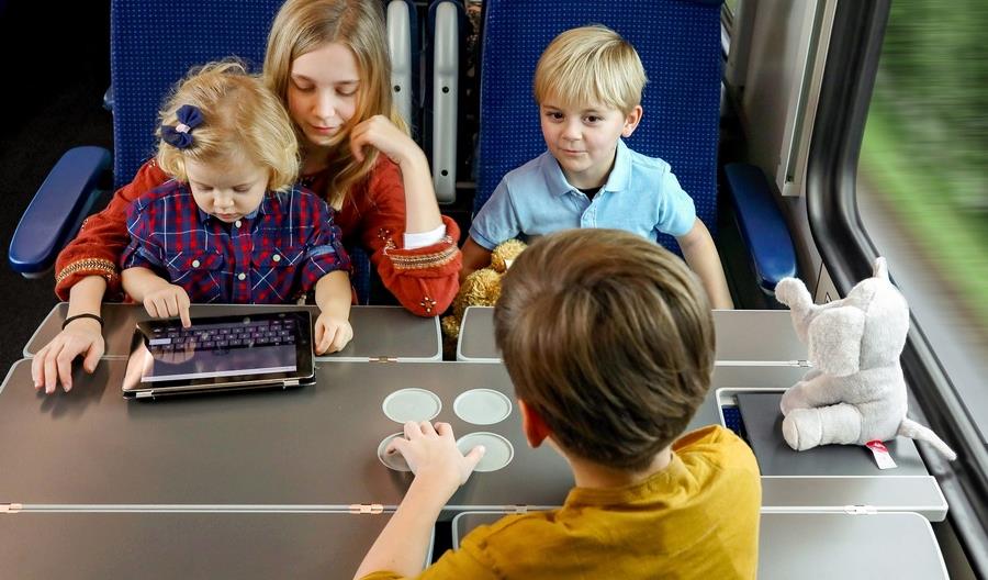 PKP Intercity: Rodziny coraz chętniej wybierają nasze pociągi PKP Intercity: Rodziny coraz chętniej wybierają nasze pociągi