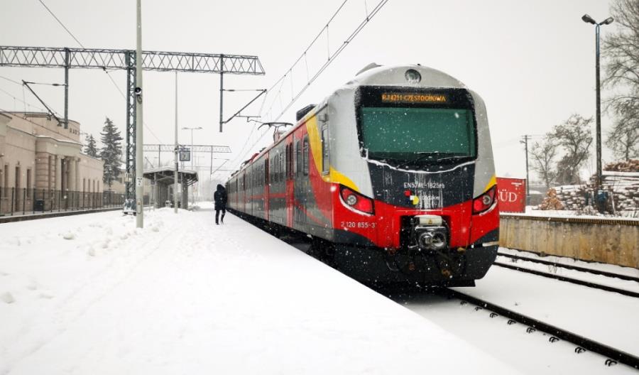 Łódzkie: 140 km/godz. na fragmencie linii nr 1 w okolicach Radomska Łódzkie: 140 km/godz. na fragmencie linii nr 1 w okolicach Radomska