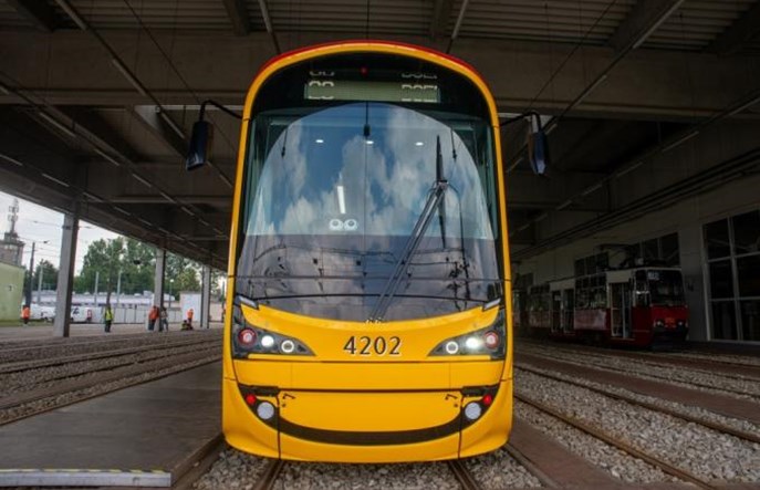 Warszawa. Korekty przystanków pod nowe tramwaje Hyundaia "liczone w milimetrach"